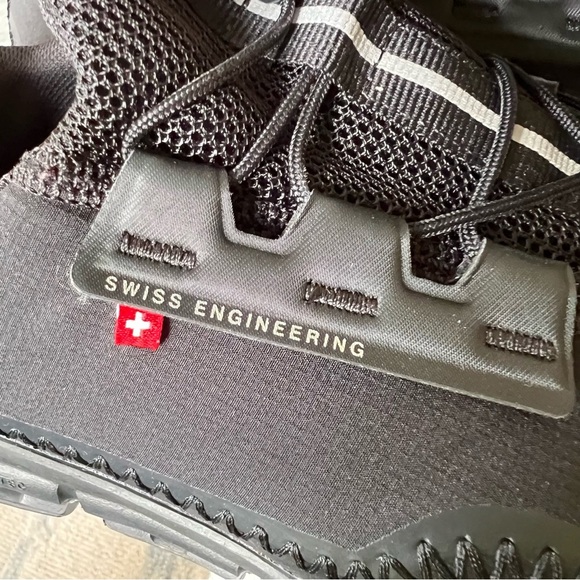 ON CLOUD CLOUDAWAY TRAINERS SNEAKER ALL BLACK SIZE 9 EUC - Picture 9 of 12